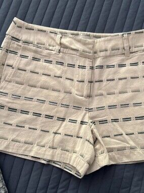 LOFT Riviera Shorts Size 6 – 4" Inseam – Striped Linen Blend